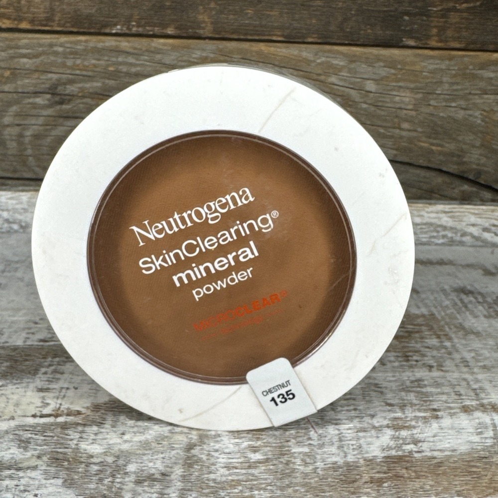 Neutrogena Skin Clearing Mineral Powder Chestnut 135 | HTF Discont'd |MSRP = $14